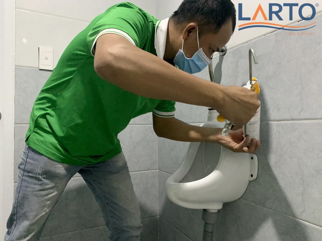 Việc lắp đặt bồn tiểu nam có một số nhược điểm và hạn chế